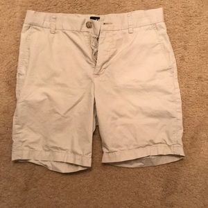 H&M 32” khaki shorts, 5-7” inseam